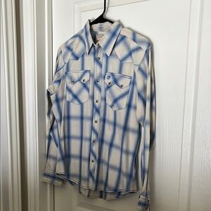 Wrangler Pearl Snap Blue and White Plaid Button Down Shirt